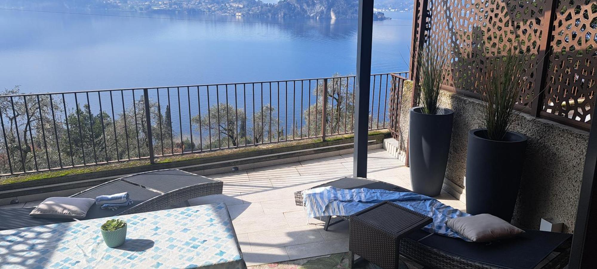 Dream Lake Panorama, Garage In The Center Of Varenna Buitenkant foto